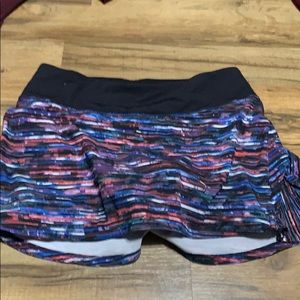 size 6 lululemon skirt
